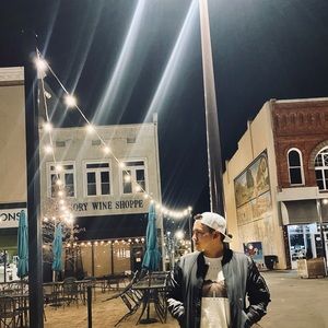 Meet your Posher, Cesar